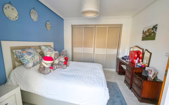 Resale - Villa -
Villamartin - Costa Blanca