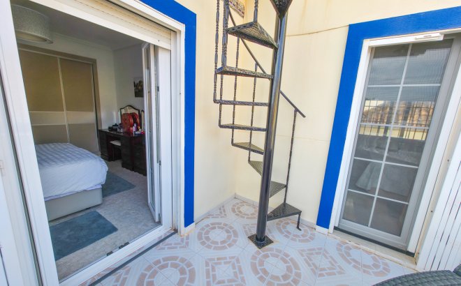 Resale - Villa -
Villamartin - Costa Blanca