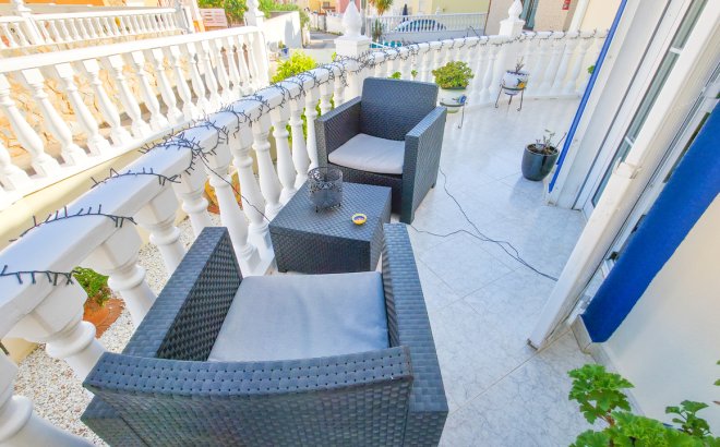 Resale - Villa -
Villamartin - Costa Blanca