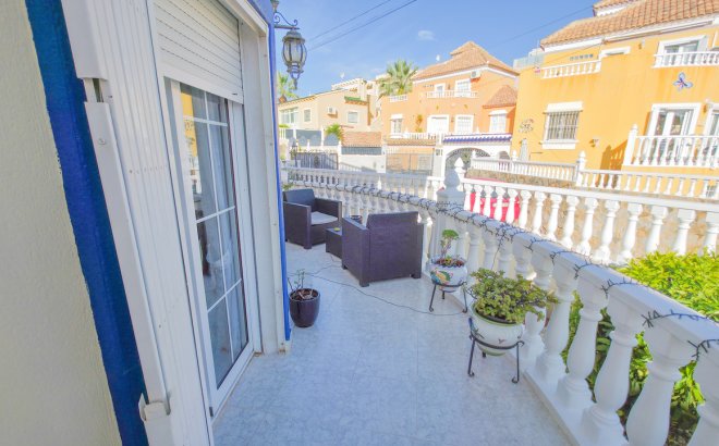 Resale - Villa -
Villamartin - Costa Blanca