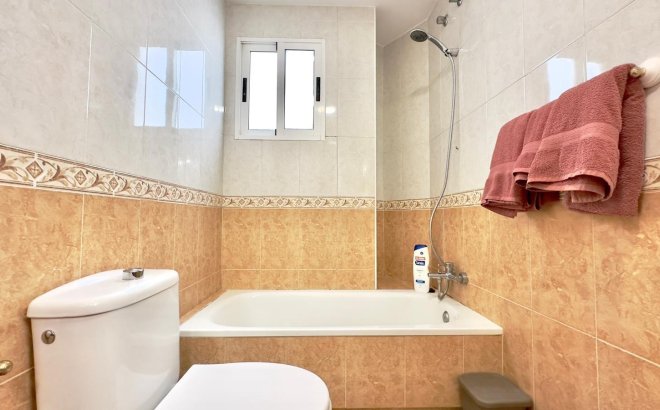 Resale - Apartment -
Torrevieja - Centro