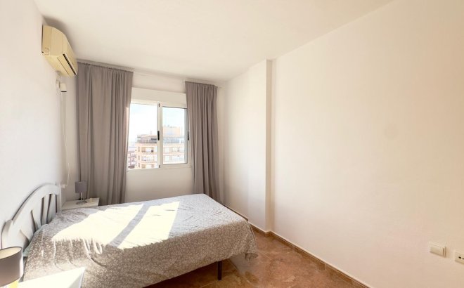 Resale - Apartment -
Torrevieja - Centro