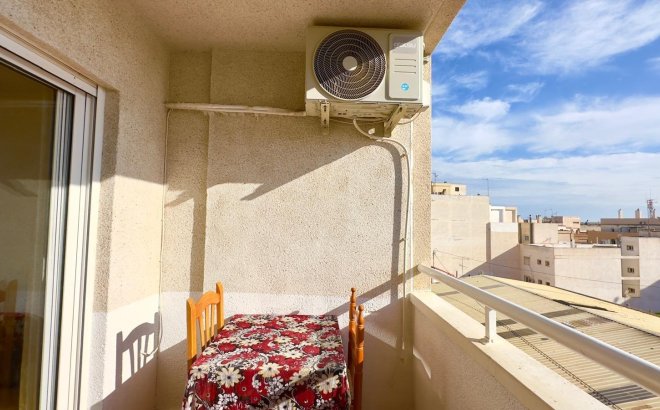 Resale - Apartment -
Torrevieja - Centro