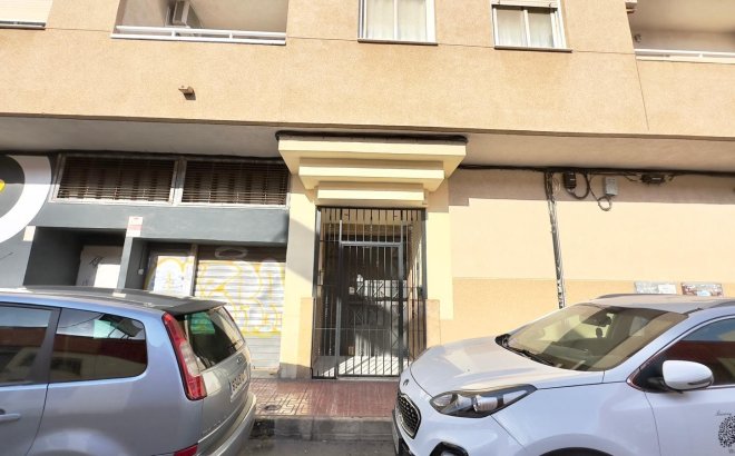 Resale - Apartment -
Torrevieja - Centro