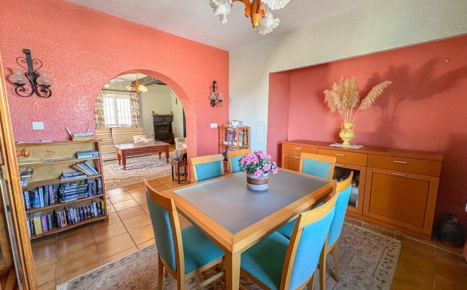 Resale - Villa -
Los Balcones - Costa Blanca