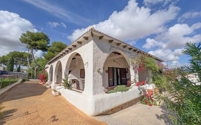 Resale - Villa -
Los Balcones - Costa Blanca