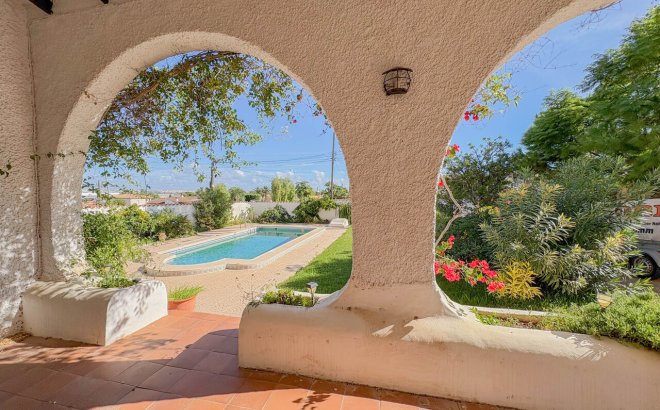 Resale - Villa -
Los Balcones - Costa Blanca