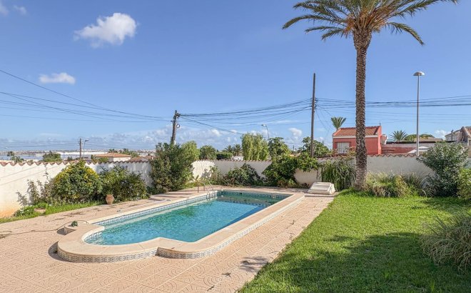 Resale - Villa -
Los Balcones - Costa Blanca