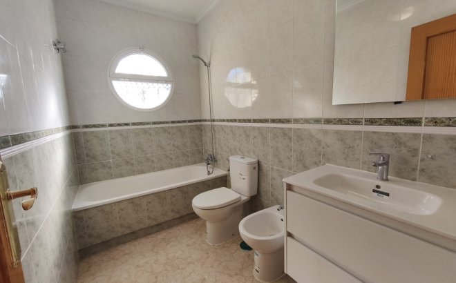 Herverkoop - Bungalow -
Orihuela Costa - Costa Blanca