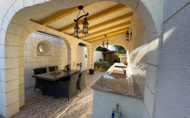 Resale - Villa -
Benijofar - Costa Blanca