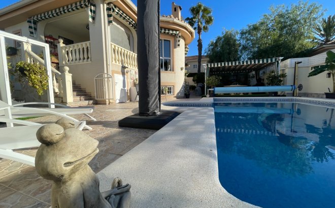 Resale - Villa -
Benijofar - Costa Blanca