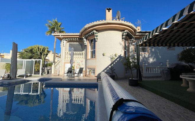 Resale - Villa -
Benijofar - Costa Blanca