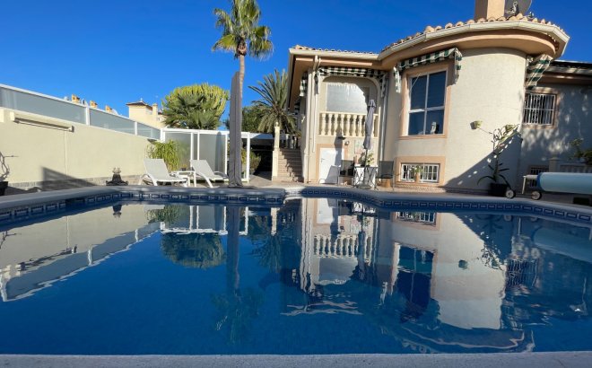 Resale - Villa -
Benijofar - Costa Blanca
