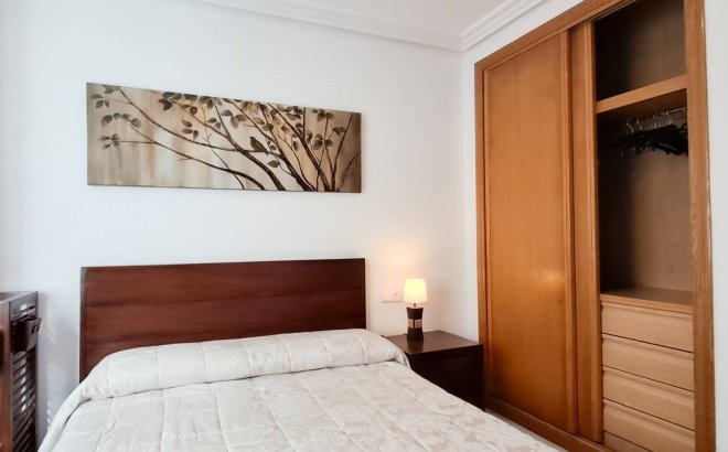 Herverkoop - Appartement -
Torrevieja - Playa del Cura