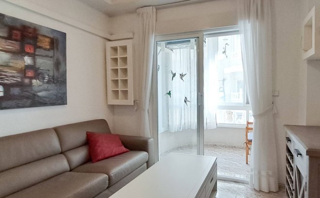 Herverkoop - Appartement -
Torrevieja - Playa del Cura