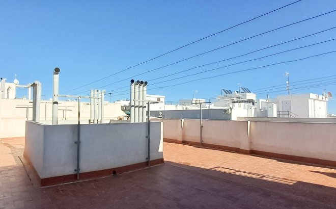 Herverkoop - Appartement -
Torrevieja - Playa del Cura