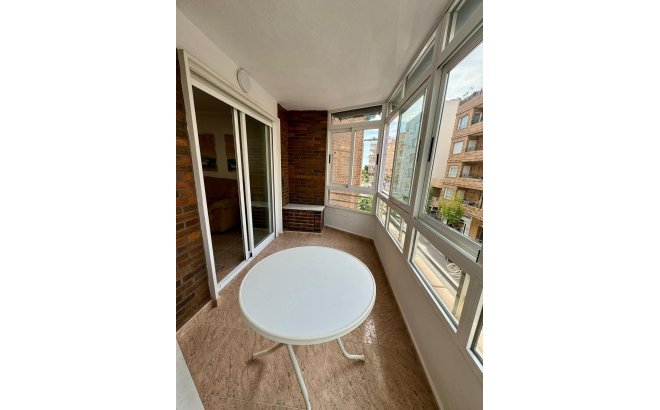 Resale - Apartment -
Torrevieja - Centro
