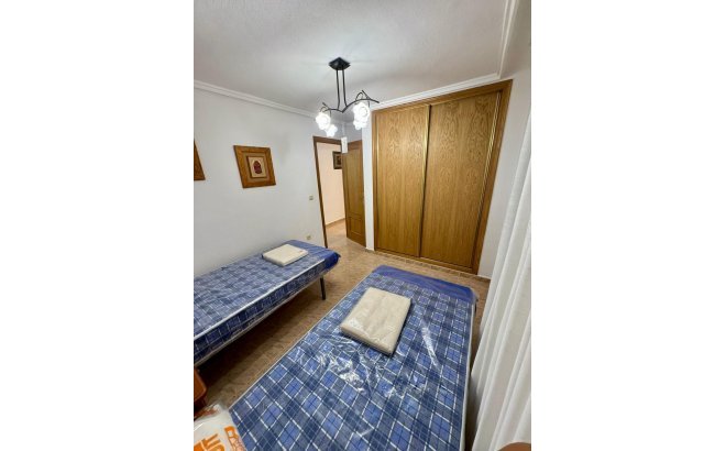 Resale - Apartment -
Torrevieja - Centro