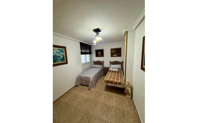 Resale - Apartment -
Torrevieja - Centro