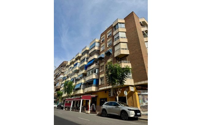 Resale - Apartment -
Torrevieja - Centro