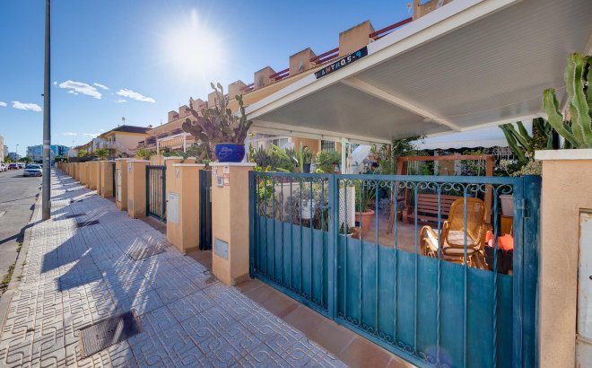 Resale - Villa -
Orihuela Costa - Costa Blanca