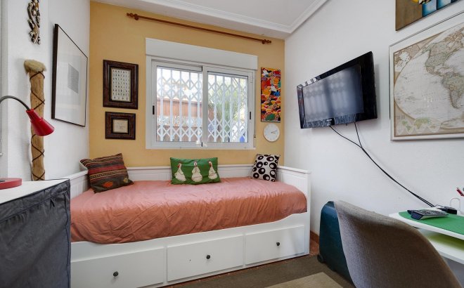 Resale - Villa -
Orihuela Costa - Costa Blanca