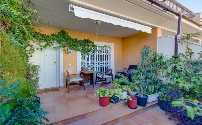 Resale - Villa -
Orihuela Costa - Costa Blanca