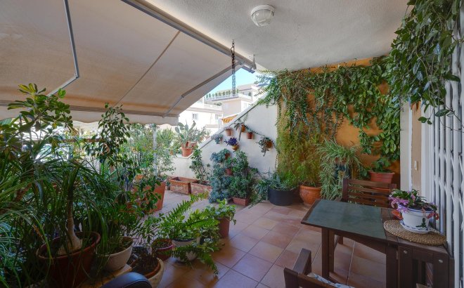 Resale - Villa -
Orihuela Costa - Costa Blanca