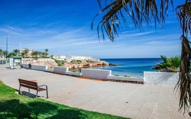 Resale - Villa -
Orihuela Costa - Costa Blanca