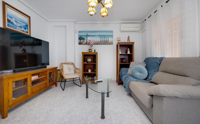 Resale - Villa -
Torrevieja - Costa Blanca