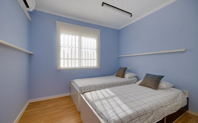 Resale - Villa -
Torrevieja - Costa Blanca