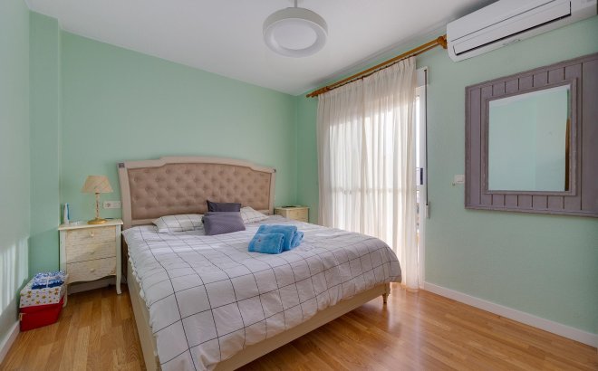 Resale - Villa -
Torrevieja - Costa Blanca