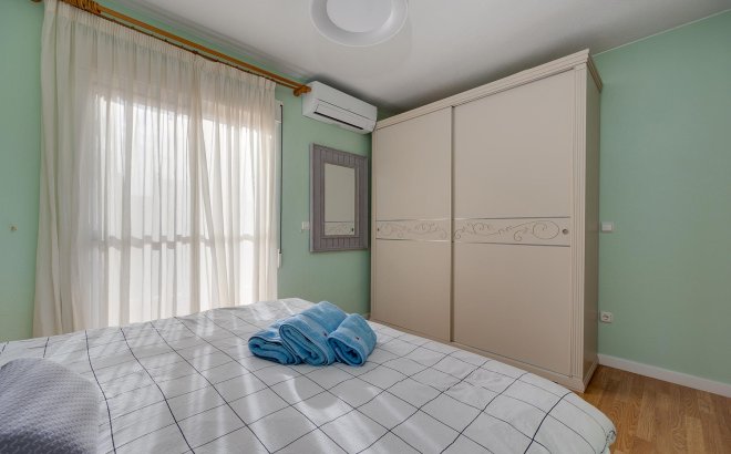 Resale - Villa -
Torrevieja - Costa Blanca