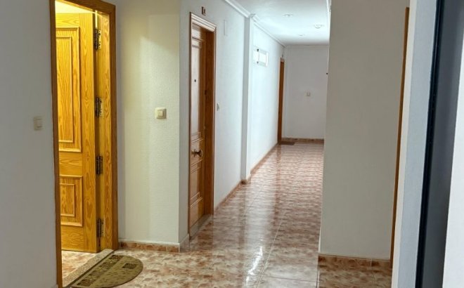 Herverkoop - Appartement -
Torrevieja - Costa Blanca