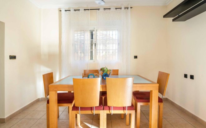 Resale - Town House -
Orihuela Costa - Los Almendros-la Florida