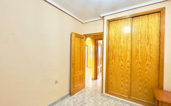 Herverkoop - Appartement -
Torrevieja - La Mata Pueblo