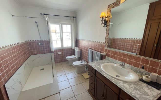 Resale - Villa -
Benijofar - Costa Blanca