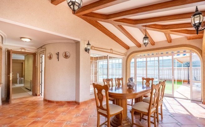 Resale - Villa -
Torrevieja - El Chaparral