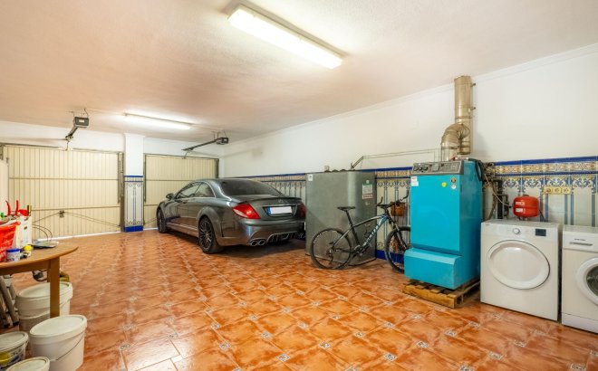 Resale - Villa -
Torrevieja - El Chaparral