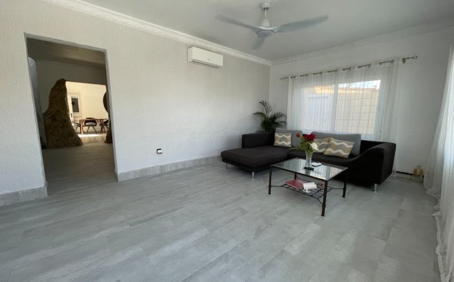 Resale - Villa -
Ciudad Quesada - Costa Blanca