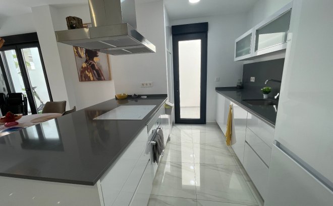 Resale - Villa -
Benijofar - Costa Blanca