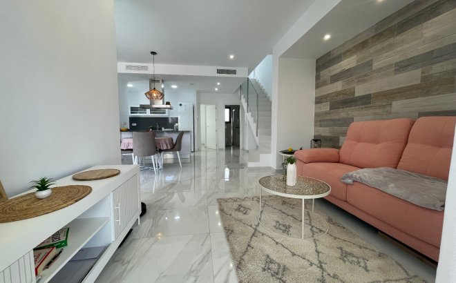 Resale - Villa -
Benijofar - Costa Blanca