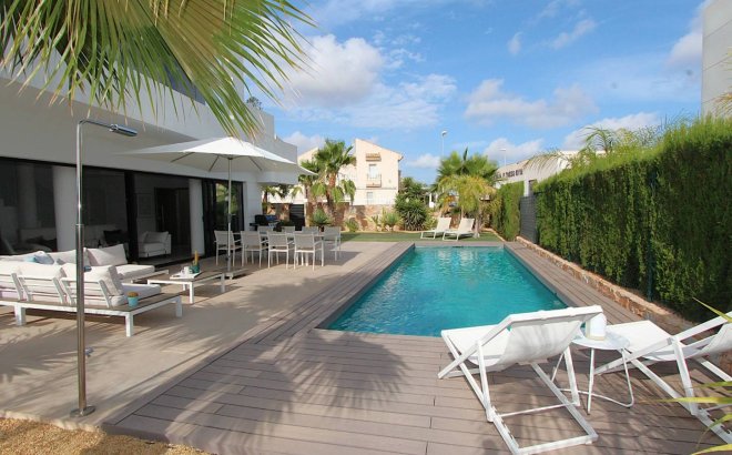 Herverkoop - Villa -
Rojales - Inland