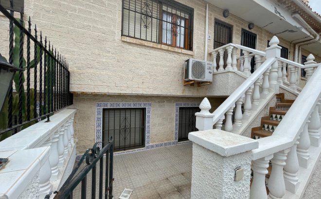 Resale - Bungalow -
La Mata - Costa Blanca