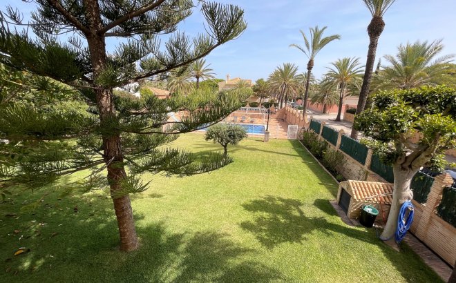 Resale - Villa -
Orihuela Costa - Costa Blanca