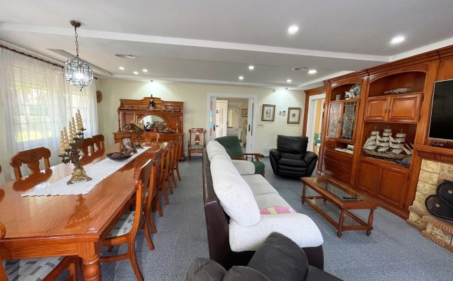 Resale - Villa -
Orihuela Costa - Costa Blanca