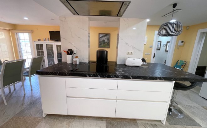 Resale - Villa -
Orihuela Costa - Costa Blanca