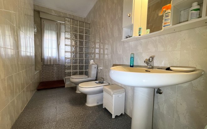 Resale - Villa -
Orihuela Costa - Costa Blanca