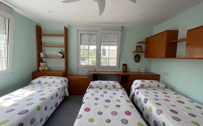 Resale - Villa -
Orihuela Costa - Costa Blanca