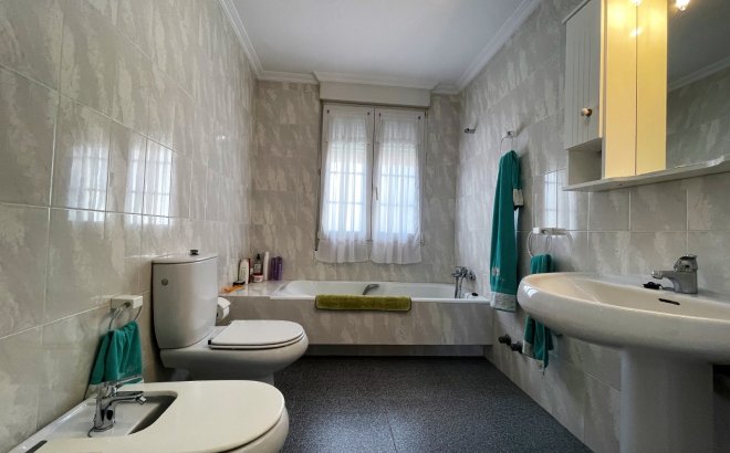 Resale - Villa -
Orihuela Costa - Costa Blanca